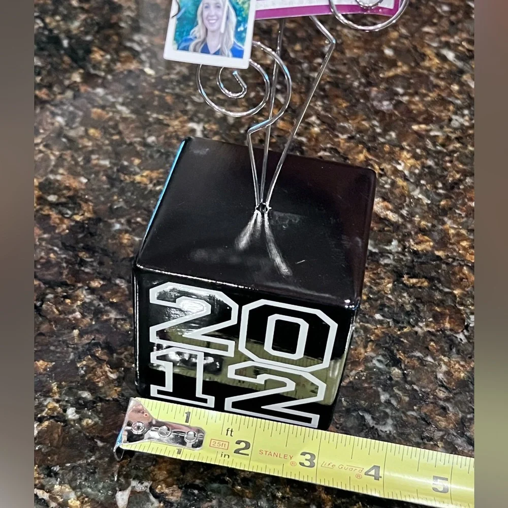 NWT Vintage 2012 Grad Photo Clip